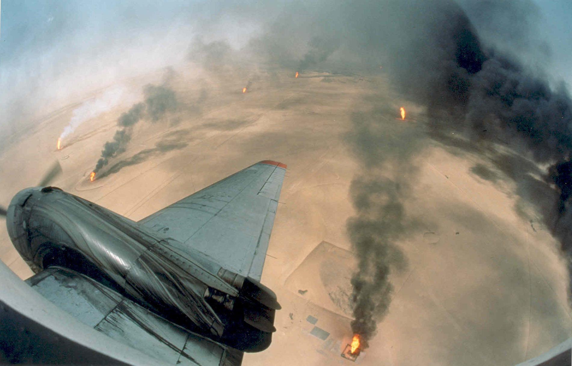Burning Burgan Oil Fields.jpg