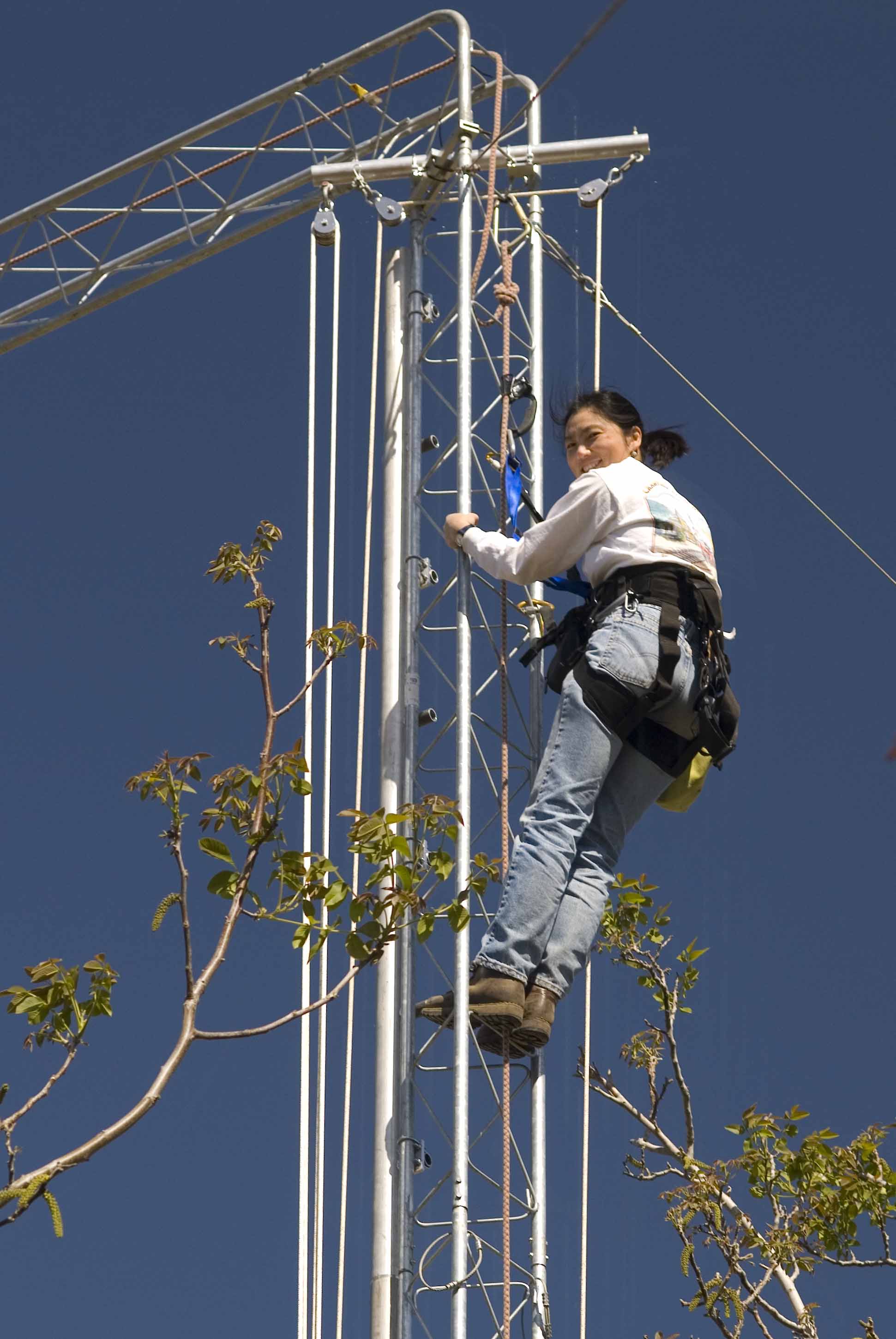 Jielun-climbing-041007.jpg